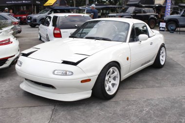 MUNTINLUPA, PH - JAN 28 - Mazda miata mx5 19 Ocak 2025 tarihinde Muntinlupa, Filipinler 'de Neo klasik araba fuarında. Neo Classic, Filipinler 'de düzenlenen bir pazar sonrası araba fuarıdır..