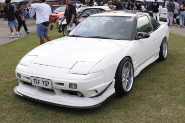 MUNTINLUPA, PH - 28 Ocak - Nissan 240 sx 19 Ocak 2025 tarihinde Muntinlupa, Filipinler 'de Neo klasik araba fuarında. Neo Classic, Filipinler 'de düzenlenen bir pazar sonrası araba fuarıdır..