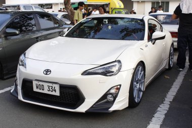 MUNTINLUPA, PH - JAN 28 - Toyota 86 19 Ocak 2025 tarihinde Muntinlupa, Filipinler 'de Neo klasik araba fuarında. Neo Classic, Filipinler 'de düzenlenen bir pazar sonrası araba fuarıdır..