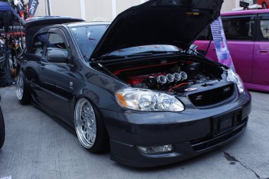 MANILA, PH - 25 Ocak - Toyota corolla altis, 25 Ocak 2025 tarihinde Manila, Filipinler 'de San Beda araba fuarında. San Beda araba fuarı her yıl Filipinler 'de düzenlenen bir otomobil fuarıdır..