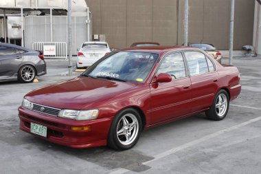 PARANAQUE, PH - 22 Şubat - Toyota corolla 22 Şubat 2025 tarihinde Paranaque, Filipinler 'de buluşacak. Fıstıklar Filipinler 'de bir kız araba grubu..