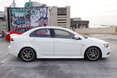 Paranak, PH - 22 Şubat - Mitsubishi Galant 22 Şubat 2025 tarihinde Paranaque, Filipinler 'de buluşacak. Fıstıklar Filipinler 'de bir kız araba grubu..