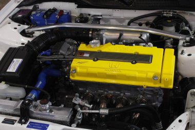 MUNTINLUPA, PH - MAR 8 - Honda Meet Manila 'da Honda civic motor 8 Mart 2025 tarihinde Muntinlupa, Filipinler' de. Honda Meet Manila, Filipinler 'de düzenlenen bir otomobil etkinliği.