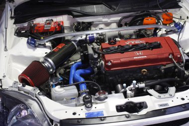 MUNTINLUPA, PH - MAR 8 - Honda Meet Manila 'da Honda civic motor 8 Mart 2025 tarihinde Muntinlupa, Filipinler' de. Honda Meet Manila, Filipinler 'de düzenlenen bir otomobil etkinliği.