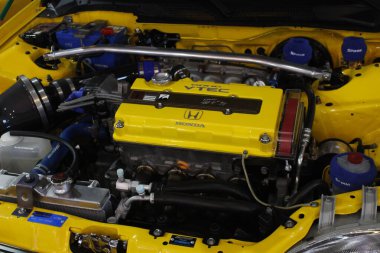 MUNTINLUPA, PH - MAR 8 - Honda Meet Manila 'da Honda civic motor 8 Mart 2025 tarihinde Muntinlupa, Filipinler' de. Honda Meet Manila, Filipinler 'de düzenlenen bir otomobil etkinliği.