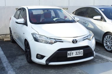 PASIG, PH - MAR 23 - Toyota vios 23 Mart 2025 tarihinde Pasig, Filipinler 'de otomobil tutkusunda. United Auto Story, Filipinler 'de düzenlenen bir otomobil fuarıdır..