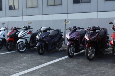 PASIG, PH - MAR 23 - Honda 23 Mart 2025 tarihinde Pasig, Filipinler 'de otomobil tutkusuna tıkladı. United Auto Story, Filipinler 'de düzenlenen bir motosiklet gösterisi..