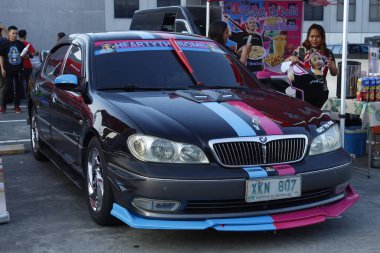 PASIG, PH - MAR 23 - Nissan cefiro 23 Mart 2025 tarihinde Pasig, Filipinler 'de birleşik otomobil tutkusu. United Auto Story, Filipinler 'de düzenlenen bir otomobil fuarıdır..