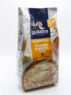 MANILA, PH - 22 Şubat - Quaker 22 Şubat 2025 tarihinde Manila, Filipinler 'de muz ve bal aromalı yulaf ezmesi yaptı. Quaker, Chicago, ABD merkezli bir Amerikan gıda şirketi..