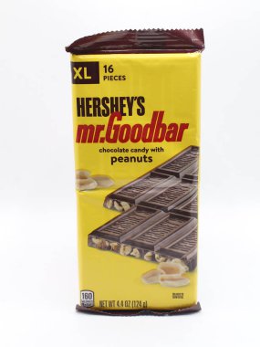 MANILA, PH - 22 FEB Hersheys 22 Şubat 2025 tarihinde Manila, Filipinler 'de fıstıklı Bay Goodbar çikolatası. Hersheys, ABD 'de çikolata üreticisi..