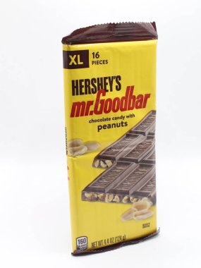 MANILA, PH - 22 FEB Hersheys 22 Şubat 2025 tarihinde Manila, Filipinler 'de fıstıklı Bay Goodbar çikolatası. Hersheys, ABD 'de çikolata üreticisi..