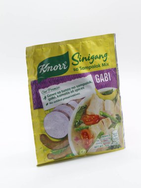MANILA, PH - FEB 22 - Knorr sinigang (haşlanmış çanak) tozu karışımı 22 Şubat 2025 tarihinde Manila, Filipinler 'de. Knorr Almanya 'da bir Alman yiyecek ve içecek üreticisi..