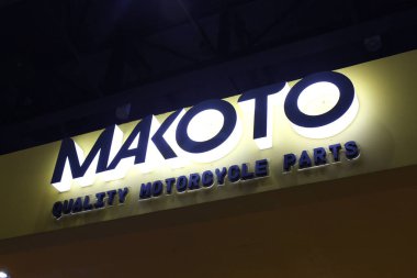 Pasay, PH - MAR 22 - Makoto standı 22 Mart 2025 tarihinde Pasay, Filipinler 'deki Inside yarış bisikleti festivalinde. İçerideki bisiklet festivali Filipinler 'de bir motosiklet etkinliği..