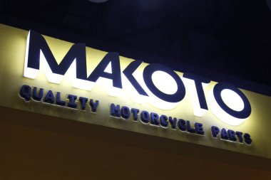Pasay, PH - MAR 22 - Makoto standı 22 Mart 2025 tarihinde Pasay, Filipinler 'deki Inside yarış bisikleti festivalinde. İçerideki bisiklet festivali Filipinler 'de bir motosiklet etkinliği..