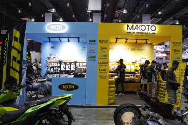 Pasay, PH - MAR 22 - Makoto standı 22 Mart 2025 tarihinde Pasay, Filipinler 'de gerçekleştirildi. İçerideki bisiklet festivali Filipinler 'de bir motosiklet etkinliği..