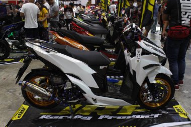 Pasay, PH - MAR 22 - Honda 22 Mart 2025 'te Pasay, Filipinler' de İç Yarış Bisiklet Festivali 'nde tıkladı. İçerideki bisiklet festivali Filipinler 'de bir motosiklet etkinliği..
