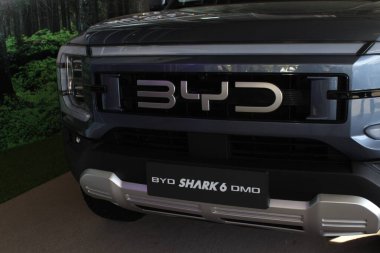 PAsay, PH - APR 13 - 13 Nisan 2025 tarihinde Filipinler 'in Pasay kentinde Manila Uluslararası Otomobil Fuarı' nda (MIAS) Byd köpekbalığı. MIAS, Filipinler 'de düzenlenen bir otomobil fuarıdır..