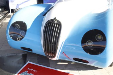 Pasay, PH - APR 13 - Jaguar xk120 Manila Uluslararası Otomobil Fuarı 'nda (MIAS) 13 Nisan 2025, Pasay, Filipinler. MIAS, Filipinler 'de düzenlenen bir otomobil fuarıdır..