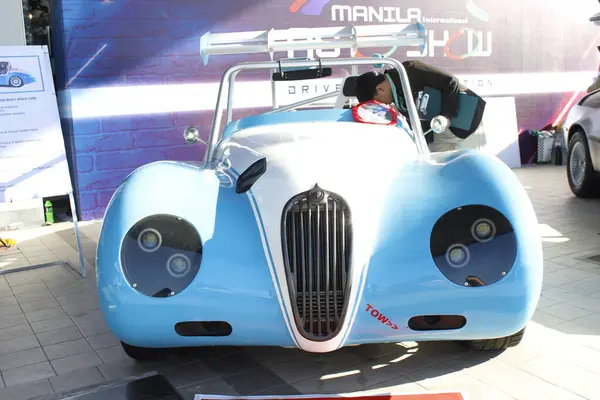 Pasay, PH - APR 13 - Jaguar xk120 Manila Uluslararası Otomobil Fuarı 'nda (MIAS) 13 Nisan 2025, Pasay, Filipinler. MIAS, Filipinler 'de düzenlenen bir otomobil fuarıdır..