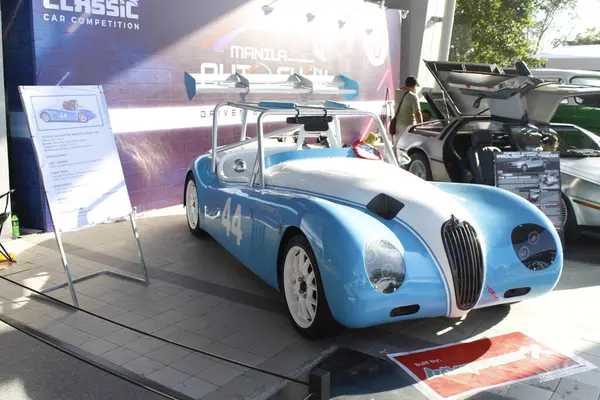 Pasay, PH - APR 13 - Jaguar xk120 Manila Uluslararası Otomobil Fuarı 'nda (MIAS) 13 Nisan 2025, Pasay, Filipinler. MIAS, Filipinler 'de düzenlenen bir otomobil fuarıdır..