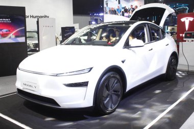 Pasay, PH - APR 13 - Tesla model Manila Uluslararası Otomobil Fuarı (MIAS) 13 Nisan 2025 tarihinde Pasay, Filipinler 'de. MIAS, Filipinler 'de düzenlenen bir otomobil fuarıdır..
