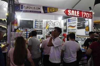 Pasay, PH - APR 13 - Manila Uluslararası Otomobil Fuarı 'nda (MIAS) Eurovision standı 13 Nisan 2025, Pasay, Filipinler. MIAS, Filipinler 'de düzenlenen bir otomobil fuarıdır..