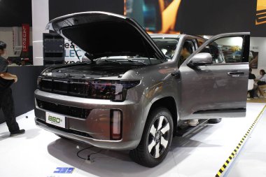 Pasay, PH - APR 13 - Baic b60 Manila Uluslararası Otomobil Fuarı 'nda (MIAS) 13 Nisan 2025, Pasay, Filipinler. MIAS, Filipinler 'de düzenlenen bir otomobil fuarıdır..