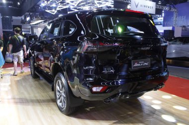 Pasay, PH - APR 13 - Isuzu mux Manila Uluslararası Otomobil Fuarı 'nda (MIAS) 13 Nisan 2025, Pasay, Filipinler. MIAS, Filipinler 'de düzenlenen bir otomobil fuarıdır..