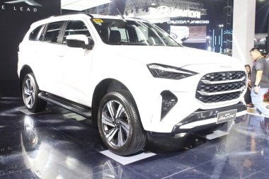 Pasay, PH - APR 13 - Isuzu mux Manila Uluslararası Otomobil Fuarı 'nda (MIAS) 13 Nisan 2025, Pasay, Filipinler. MIAS, Filipinler 'de düzenlenen bir otomobil fuarıdır..