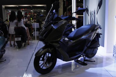 Pasay, PH - MAR 22 - Kymco skytown 22 Mart 2025 tarihinde Pasay, Filipinler 'de Inside yarış bisikleti festivalinde. İçerideki bisiklet festivali Filipinler 'de bir motosiklet etkinliği..