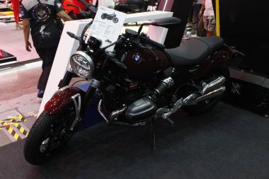 Pasay, PH - MAR 22 - Bmw r12 22 22 Mart 2025 tarihinde Pasay, Filipinler 'de yarışın içinde. İçerideki bisiklet festivali Filipinler 'de bir motosiklet etkinliği..