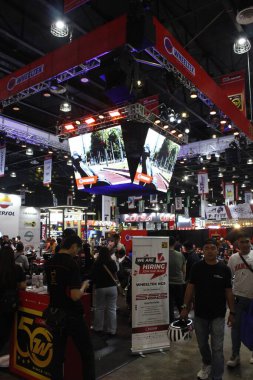 Pasay, PH-MAR 22 - 22 Mart 2025 'te Pasay, Filipinler' deki Inside yarış bisiklet festivalinde Wheeltek standı. İçerideki bisiklet festivali Filipinler 'de bir motosiklet etkinliği..