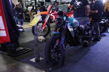 Pasay, PH - MAR 22 - Ducati 22 Mart 2025 tarihinde Pasay, Filipinler 'de yarışın içinde bisiklet festivali düzenledi. İçerideki bisiklet festivali Filipinler 'de bir motosiklet etkinliği..
