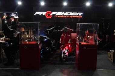 Pasay, PH-MAR 22 - 22 Mart 2025 tarihinde Pasay, Filipinler 'deki Inside yarış bisikleti festivalinde Profender standı. İçerideki bisiklet festivali Filipinler 'de bir motosiklet etkinliği..