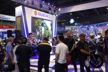 PASAY, PH - APR. 5 - Suzuki standı Makina Moto Show 5 Nisan 2025 tarihinde Pasay, Filipinler 'de. Makina Moto, Filipinler 'de düzenlenen bir motosiklet fuarı.. 
