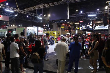 PASAY, PH - APR. 5 - Makina Moto Show 'da Ducati standı 5 Nisan 2025, Pasay, Filipinler. Makina Moto, Filipinler 'de düzenlenen bir motosiklet fuarı.. 