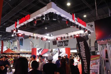 PASAY, PH - APR. 5 - 5 Nisan 2025 tarihinde Filipinler, Pasay 'da Makina Moto Show' da Kahraman standı. Makina Moto, Filipinler 'de düzenlenen bir motosiklet fuarı.. 