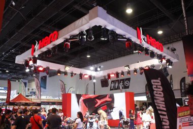 PASAY, PH - APR. 5 - 5 Nisan 2025 tarihinde Filipinler, Pasay 'da Makina Moto Show' da Kahraman standı. Makina Moto, Filipinler 'de düzenlenen bir motosiklet fuarı.. 
