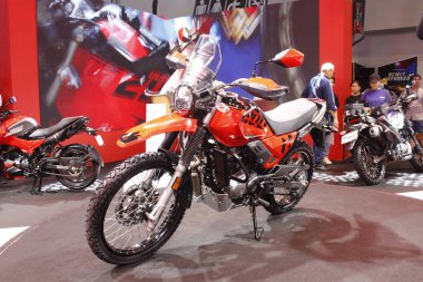 PASAY, PH - APR. 5 - Hero xpul200 Makina Moto Show 'da 5 Nisan 2025 tarihinde Pasay, Filipinler' de. Makina Moto, Filipinler 'de düzenlenen bir motosiklet fuarı.. 