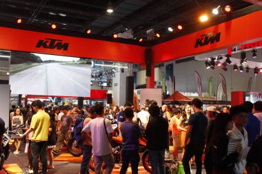 PASAY, PH - APR. 5-Ktm standı Makina Moto Show 'da 5 Nisan 2025 Pasay, Filipinler. Makina Moto, Filipinler 'de düzenlenen bir motosiklet fuarı.. 