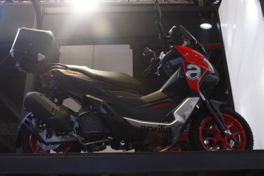 PASAY, PH - APR. 5 Nisan 2025 tarihinde Filipinler, Pasay 'da Makina Moto Show' da 200 sr. Makina Moto, Filipinler 'de düzenlenen bir motosiklet fuarı.. 