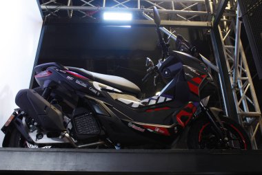 PASAY, PH - APR. 5 Nisan 2025 tarihinde Filipinler, Pasay 'da Makina Moto Show' da 200 sr. Makina Moto, Filipinler 'de düzenlenen bir motosiklet fuarı.. 