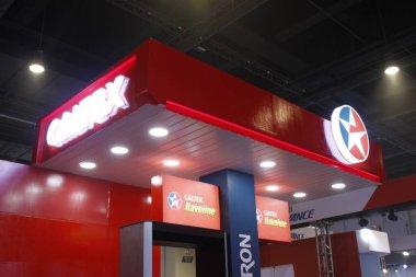 PASAY, PH - APR. 5-Caltex standı Makina Moto Show 'da 5 Nisan 2025 Pasay, Filipinler. Makina Moto, Filipinler 'de düzenlenen bir motosiklet fuarı.. 
