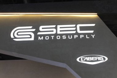 PASAY, PH - APR. 5 - 5 Nisan 2025 tarihinde Filipinler 'in Pasay şehrinde Makina Moto Show' da standı. Makina Moto, Filipinler 'de düzenlenen bir motosiklet fuarı.. 