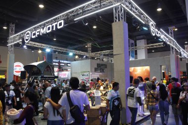 PASAY, PH - APR. 5 - Makina Moto Show 'da Cfmoto standı 5 Nisan 2025, Pasay, Filipinler. Makina Moto, Filipinler 'de düzenlenen bir motosiklet fuarı.. 
