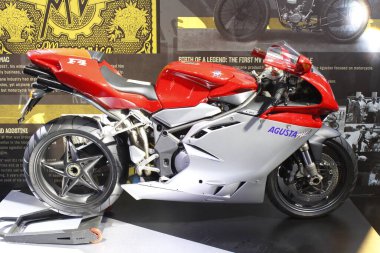 PASAY, PH - APR. 5 - Mv agusta f4 Makina Moto Show 'da 5 Nisan 2025 Pasay, Filipinler. Makina Moto, Filipinler 'de düzenlenen bir motosiklet fuarı.. 