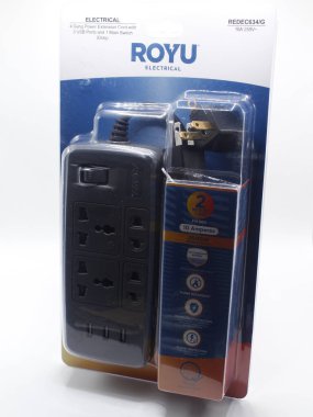 MANILA, PH - 22 Şubat - Royu uzatma kablosu 22 Şubat 2025, Manila, Filipinler. Royu, Filipinler 'de bir elektrik ürünleri üreticisi..