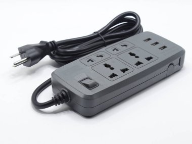 MANILA, PH - 22 Şubat - Royu uzatma kablosu 22 Şubat 2025, Manila, Filipinler. Royu, Filipinler 'de bir elektrik ürünleri üreticisi..
