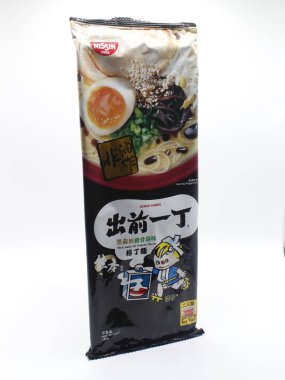 MANILA, PH - 22 Şubat - Nissin demae ramen siyah sarımsaklı tonkotsu aroması 22 Şubat 2025 tarihinde Manila, Filipinler 'de. Nissin Japonya 'da bir Japon gıda şirketidir..
