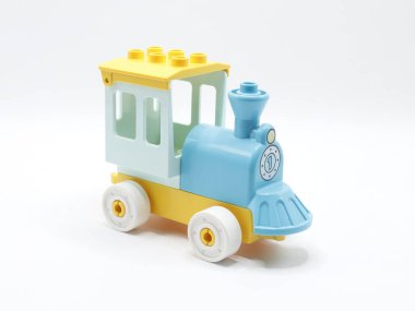 MANILA, PH - 22 Şubat 2025 tarihinde Manila, Filipinler 'de Lego tren ikilisi. Lego, Danimarka 'da plastik oyuncak üreticisi..